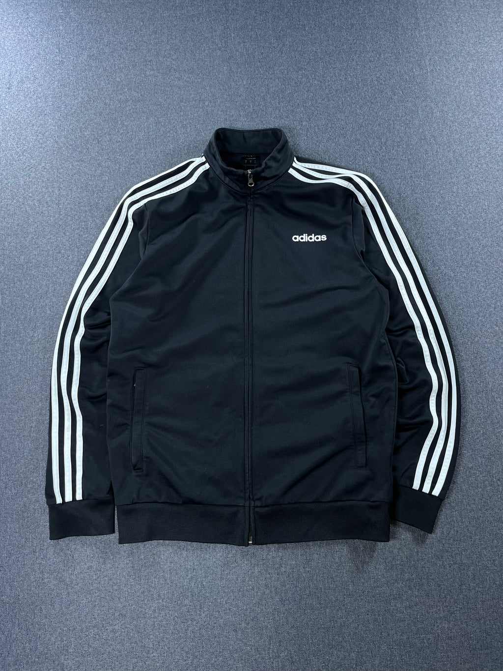 Adidas - Polerón Clásico