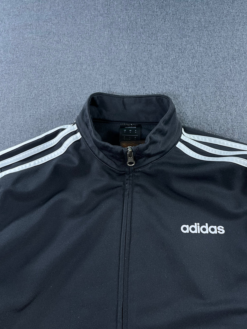 Adidas - Polerón Clásico