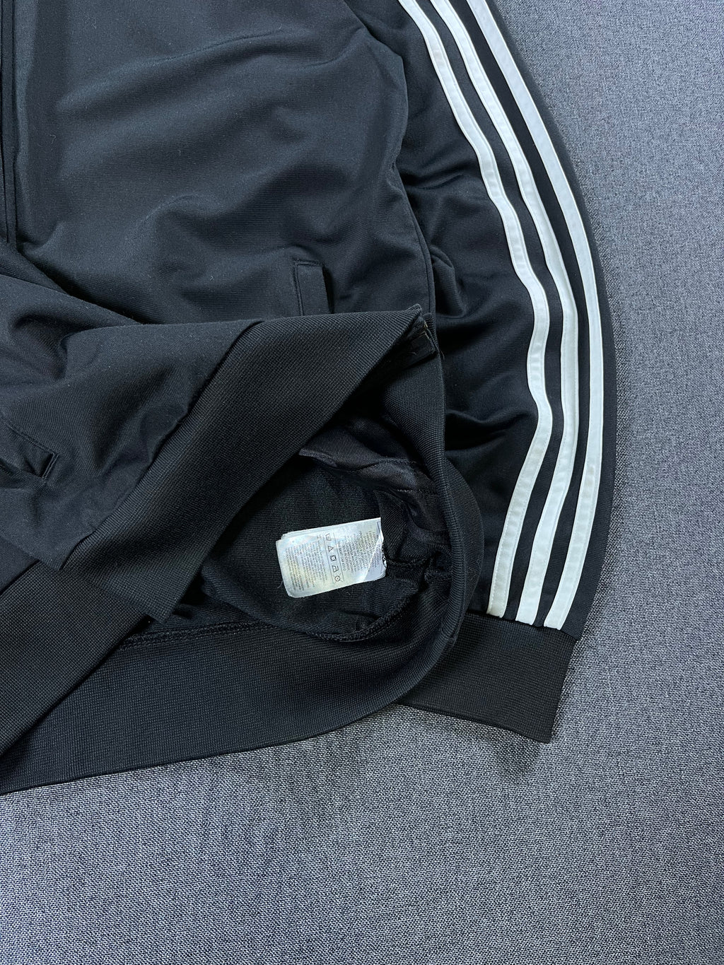 Adidas - Polerón Clásico