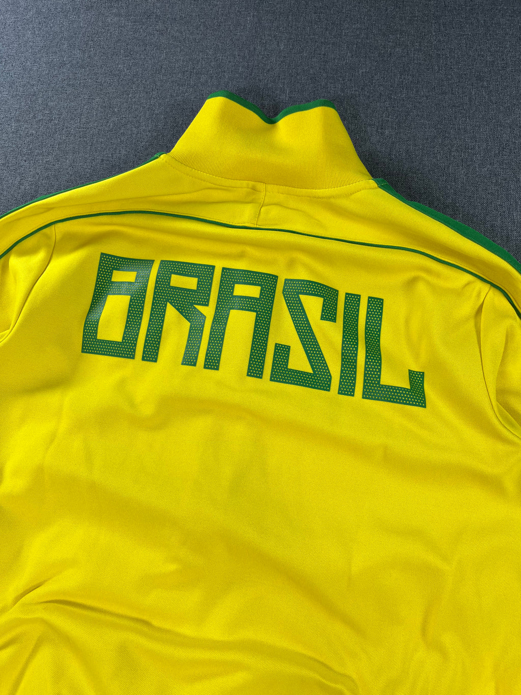 Nike Brasil 2011-12 - Polerón